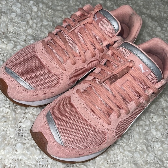 Puma Sneakers Size 7.5 - Picture 5 of 12